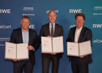 Niklas Persson, Managing Director at Hitachi Energy’s Grid Integration business, Sven Utermöhlen, CEO of RWE Offshore Wind, and Mads Andersen, President and CEO of Aibel