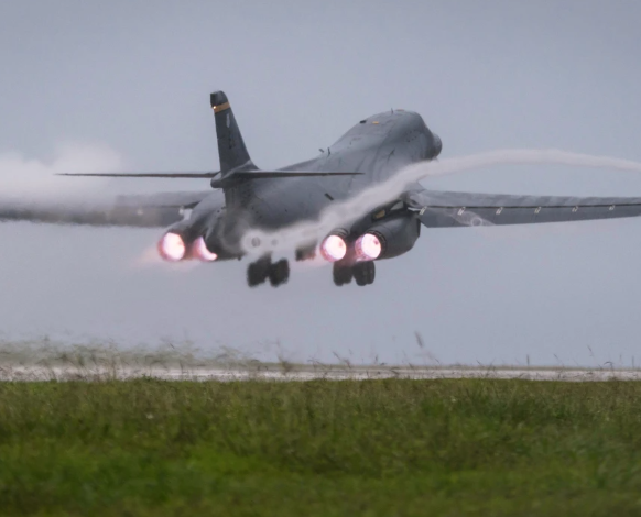 2-pesawat-pengeboman-melintasi-daerah-venezuela