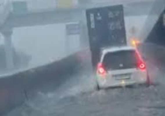 jalan-di-depan-balai-samudera-jakarta-utara-banjir