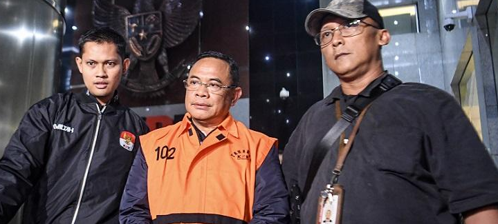 kpk-tahan-bupati-pati-dan-tiga-kades-terkait-korupsi-desa