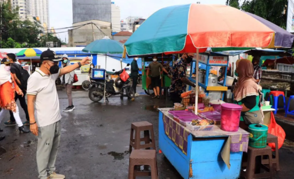 pedagang-kaki-5-di-jabodetabek-tidak-bisa-berjualan