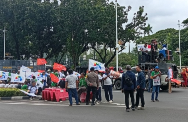Demo Buruh KSPI di Medan Merdeka 5 Februari
